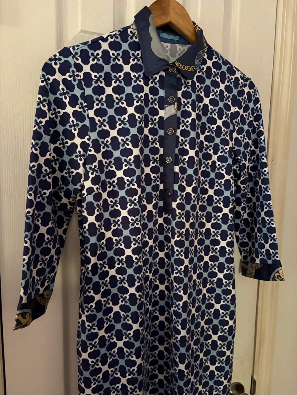 J McLaughlin Navy & Light Blue Elena Geo Print Dress S NWT - Picture 4 of 10